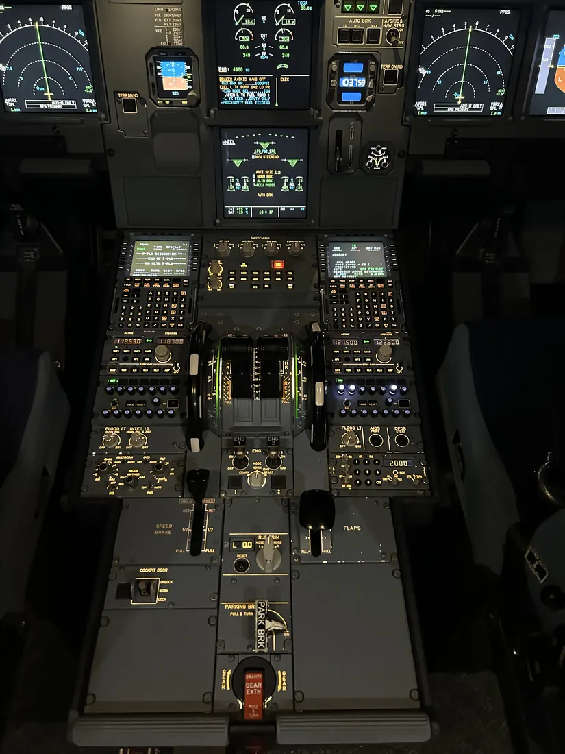 Airbus A320 simulator cockpit and flight deck displays