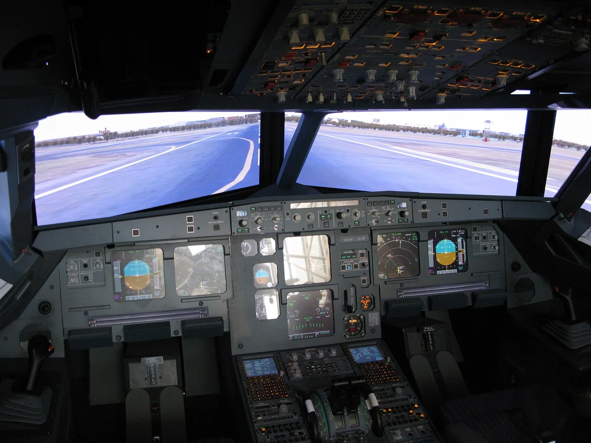 Repaired A320 simulated display unit showing stable imagery